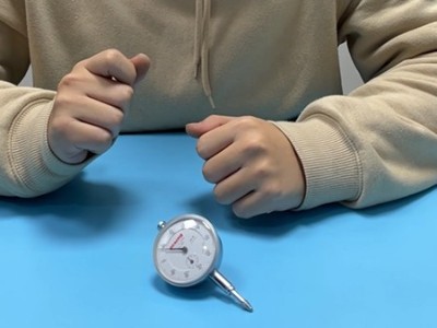 主軸精度測量可用<i style='color:red'>日本孔雀百分表107</i>