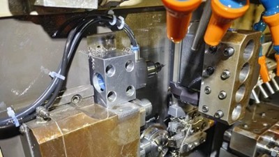 津上BO205側銑加工，80000轉高頻銑做制具安裝加工