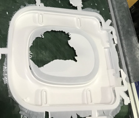 馬桶蓋廢邊去除