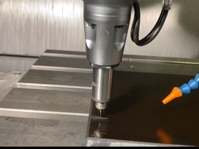 鋼件鉆0.5mm孔使用八萬轉高精度高速主軸滿足加工要求